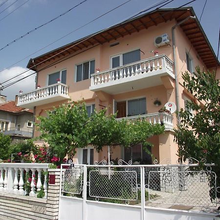 Family Hotel Velevi فيلينغراد المظهر الخارجي الصورة