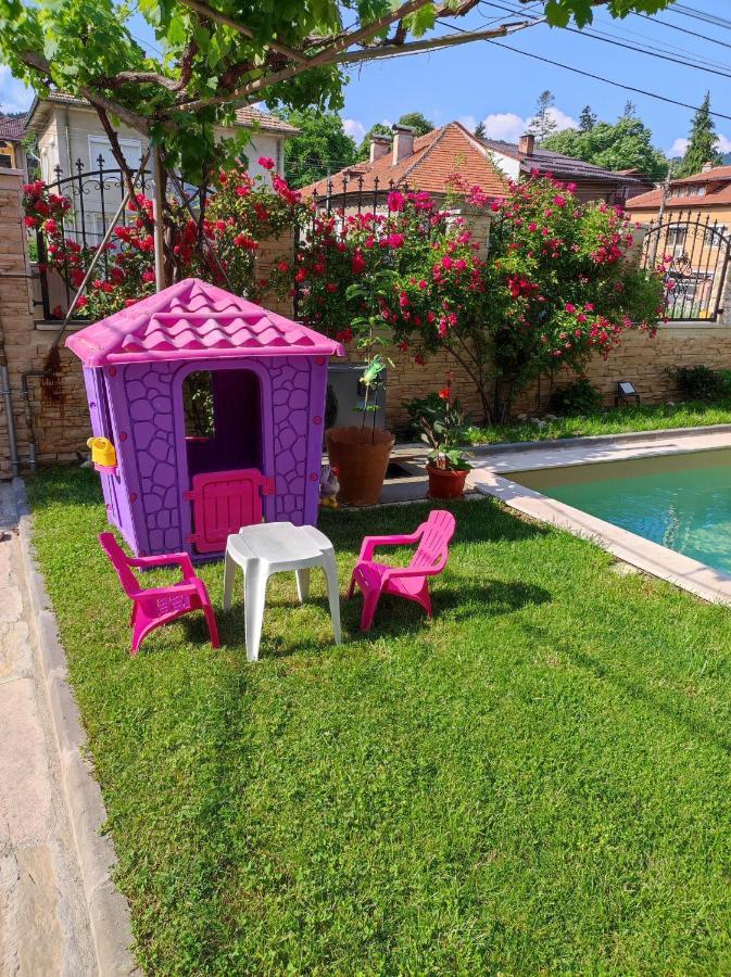 Family Hotel Velevi فيلينغراد المظهر الخارجي الصورة