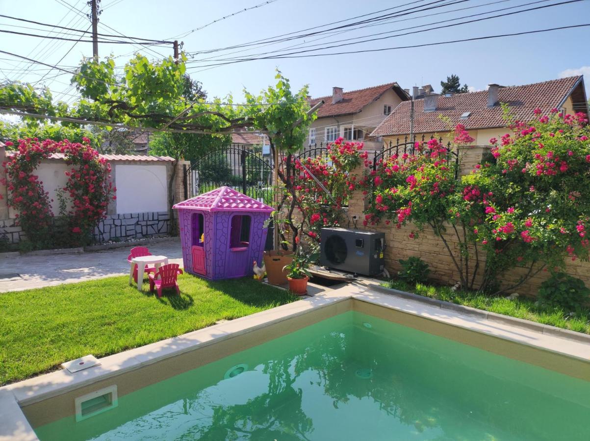 Family Hotel Velevi فيلينغراد المظهر الخارجي الصورة